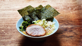 h Tsuruichiya - 豚骨ラーメン