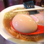 麺一盃 - 味玉は切れてないです。