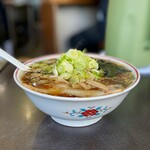 青島食堂 - 青島チャーシュー麺大盛＋薬味ネギ＋メンマ