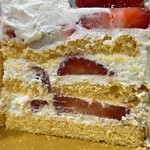 パティスリー ミニマル - 苺のショートケーキ（5000円）