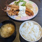 翠藍 - ごはん、味噌汁、エビフライ