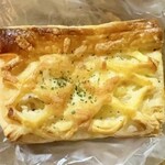 神戸屋ブレッズ - 「チキングラタンパイ」(240円)