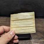 飯田屋飴店 - プレーンの板飴。繊維状に解けていく代物。