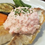 キッチン ブルー グローブ - 明太子とヨーグルトのタルタルソースは山盛り