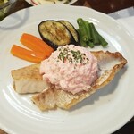 キッチン ブルー グローブ - ひめ鯛ポワレのアップ