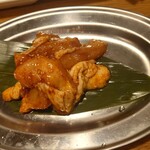 焼肉・薪料理 カラスマロック - 匠京地鶏むね肉　辛味噌味