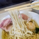 中華そば ふじ野 - 鶏そば塩の麺は硬めながら喉ごしも良く旨い