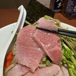 酒肴場 屯 - ラーメンの具材で良いの？？？大間のまぐろ、こりゃ大トロですね