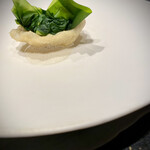 Florilege - からりと上がった白ギスに春菊の香り　パンもっとくださーい