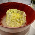 Florilege - キャベツのお椀　お出汁に溶け出したキャベツの風味とトリュフの香り