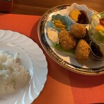 洋食店さんぽ - カニ味噌入りクリームコロッケランチ