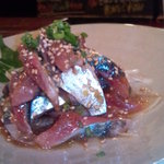 おもろ - アジのたたき・・・ゴマ油がいい香り・・。