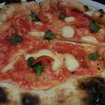 イタリアンレストラン&バル GOHAN - フレッシュモッツァレラと自家製トマトソースのマルゲリータ