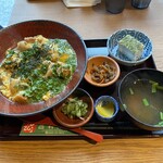西村商店 - コッチも豪華な、親子丼定食(　ﾟдﾟ)