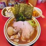 横浜家系ラーメン 裏大輝家 - 