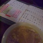 ぴんちゃん - メニューと煮込み。飴色の大根と程よく煮込まれたモツが本当に美味しいです。