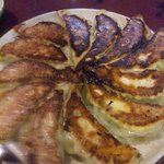 ぴんちゃん - 常連さんが必ず頼む餃子です。ニンニクなし軽いので女性にも人気です。