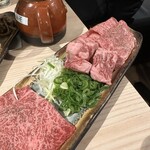 広島牛A5と名物タン 焼肉ホルモン にくちょ - 