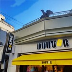 Dotoru Ko-Hi-Shoppu - 「大きなイーグル(鷲)」が乗っている「ドトールコーヒーショップ」