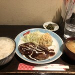 Kissa Suzu - 煮込みハンバーグランチ(850円)