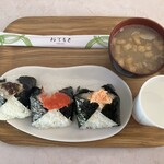 おにぎりや 稲丸 - おにぎり三兄弟と味噌汁