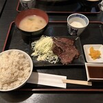 旬味　和しん - 牛肉サガリ定食800円