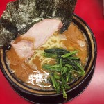 豚骨醤油ラーメン 王道家 - 