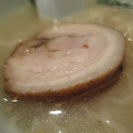 味処 むさし野 - チャーシュー(アップ)