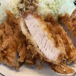 とんかつ 三太 - ロースカツの断面