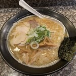 鶏白湯 らぁ麺 関羽 - 