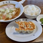 青竹手打ラーメン 日向屋 - 