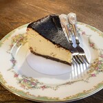 イリヤプラスカフェ - バスクチーズケーキ