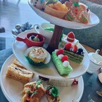 The Ritz-Carlton Lounge & Bar - 