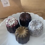 boB 東京ドームシティラクーア店 - ◉プレーン／260円税込
                                ◉アールグレイ／260円税込
                                ◉木苺とブラックカカオ／390円税込
                                ◉ココナッツ／390円税込