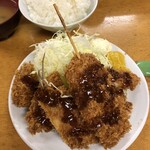 Tonkatsu Ichikatsu - ご飯、キャベツは普通で大盛