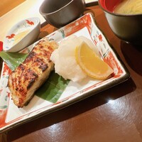 伊豆の旬 やんも 丸の内店 - 