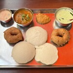 ナンディニ - IDLI & VADA イドリー&ワダ 1150円