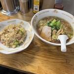 千成飯店 - 900円 半炒ラーメン