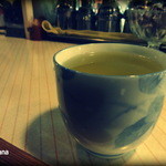 カクテルバー しろ - 緑茶。チェイサー代わりとして出してもらいました(笑)。鹿児島知覧のお茶との事。