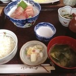 定吉 - ハマチの刺身定食