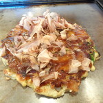 Okonomiyaki Marukita - 「おでん入お好み焼　じゃがすじこん」（1,050円）