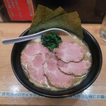 Yokohama Iekei Ramen Kamariya Ootemachi Ten - 