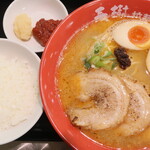 つけ麺 らーめん 春樹 - 料理写真:えび豚骨ラーメン（塩）ＳＰ