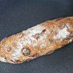 ラパンラパン - 2024.1 クランベリークリームチーズカンパーニュ（300円）