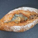 ラパンラパン - 2024.1 青カビチーズのカンパーニュ（330円）