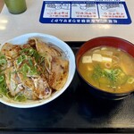 松屋 - 炙り十勝豚丼大盛りと豚汁