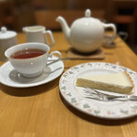 ティーハウスタカノ - ダージリンとチーズケーキ