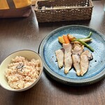 バルバルキッチンアメリ - ランチ：鰤の洋風タタキ(¥1,180)
      後から気づいたのだが、昨年暮れに食べたメニューと同じだったことに驚いた⁉︎