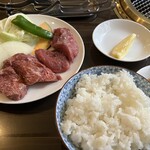 味園 - ご飯大盛りサービス