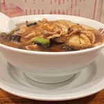 横濱飯店 - 斜めから